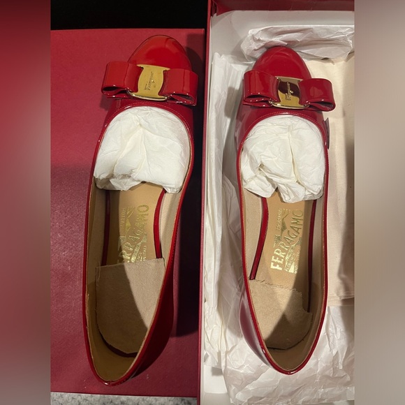 Salvatore Ferragamo Shoes 7B
I accept offers - Picture 2 of 8